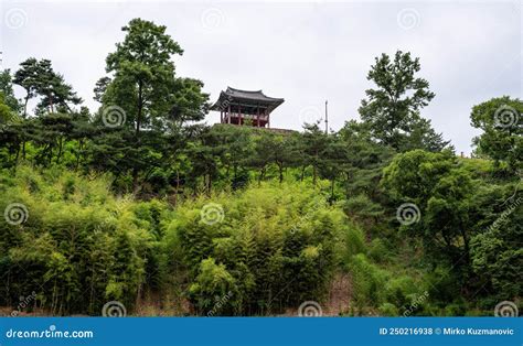 Le Grand Concile de Baekje: Un carrefour majeur de la diplomatie et du bouddhisme dans l’ancien royaume coréen.